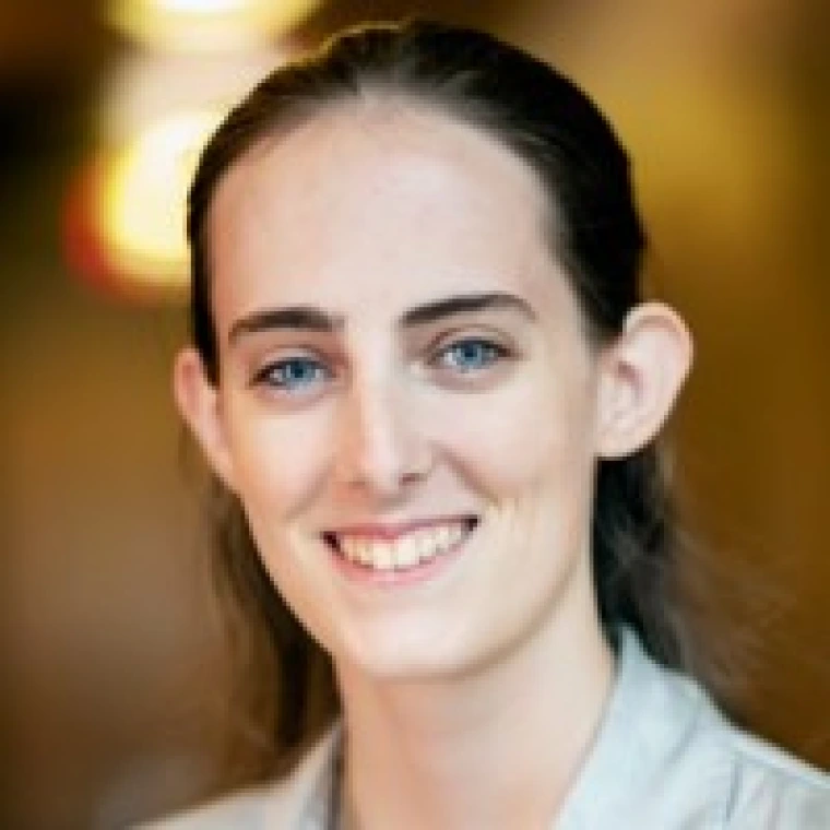 photo of Lindsey Stolze