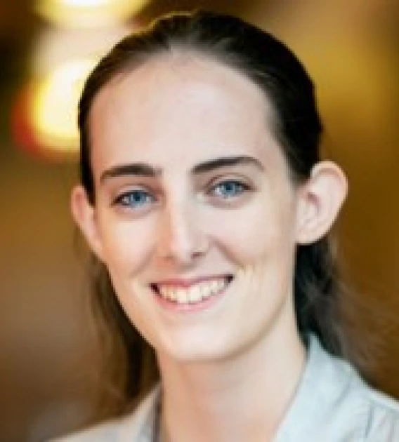 photo of Lindsey Stolze